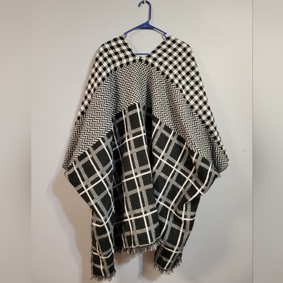 NWT Steve Madden OSFM multi plaid kimono - Picture 8 of 9